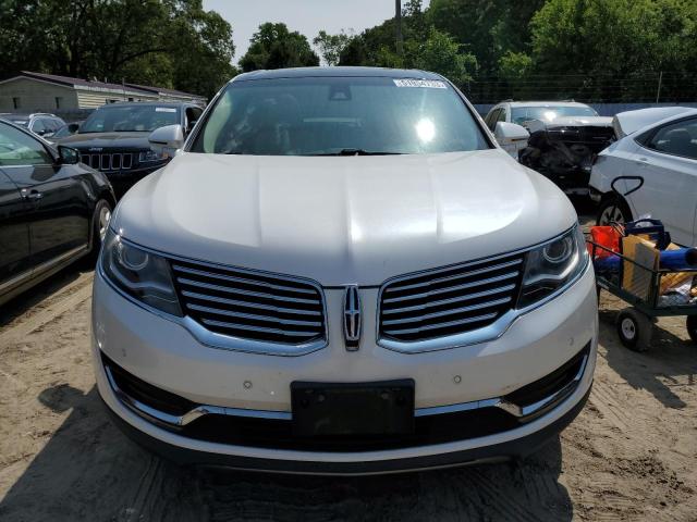 2LMTJ8LR7GBL26745 - 2016 LINCOLN MKX RESERVE WHITE photo 5