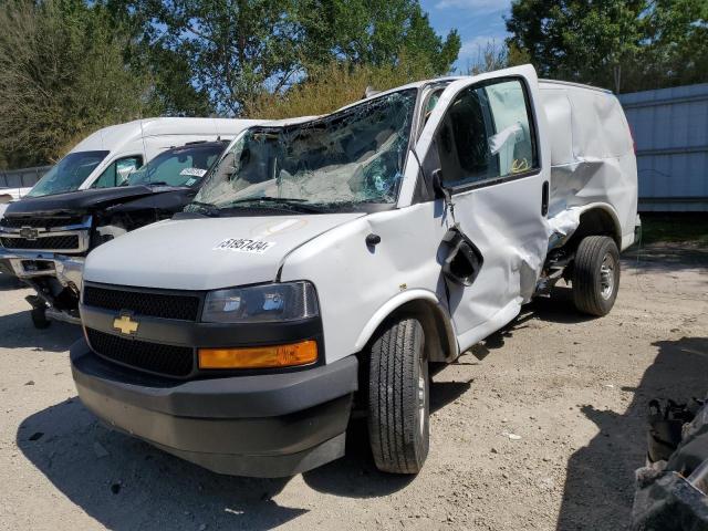 1GCWGAFPXN1260648 - 2022 CHEVROLET EXPRESS G2 WHITE photo 1