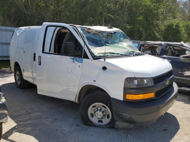 1GCWGAFPXN1260648 - 2022 CHEVROLET EXPRESS G2 WHITE photo 4