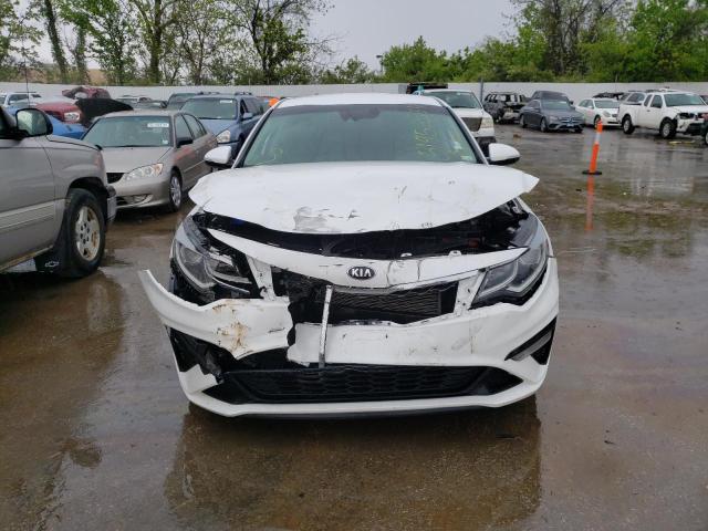 5XXGT4L32KG358527 - 2019 KIA OPTIMA LX WHITE photo 5