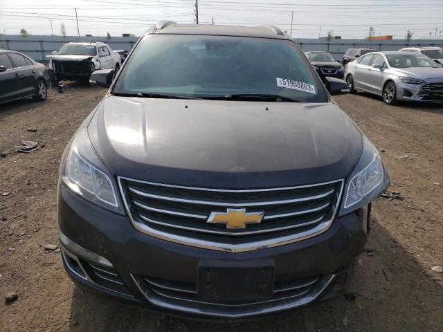 1GNKRJKD6HJ193076 - 2017 CHEVROLET TRAVERSE PREMIER GRAY photo 5