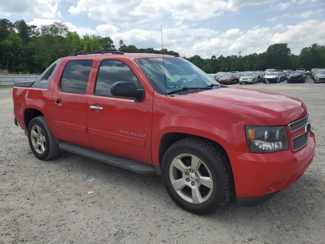 3GNMCEE03BG132884 - 2011 CHEVROLET AVALANCHE LS RED photo 4