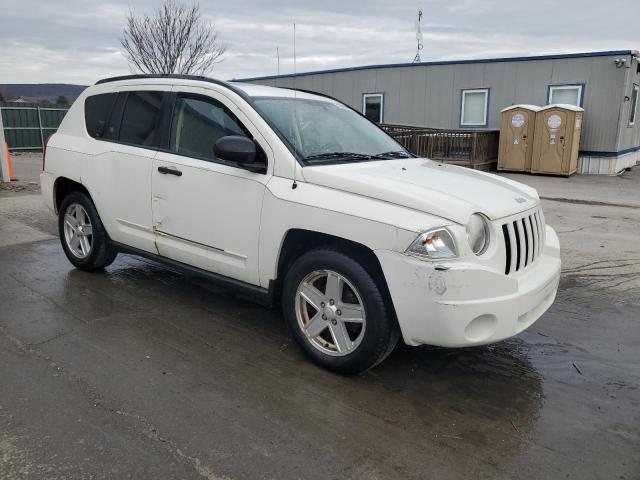 1J8FF47W88D588737 - 2008 JEEP COMPASS SPORT WHITE photo 4