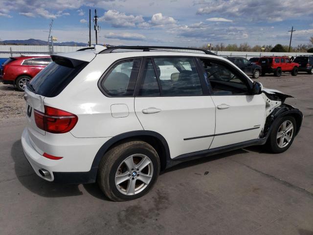 5UXZV4C58CL762811 - 2012 BMW X5 XDRIVE35I WHITE photo 3