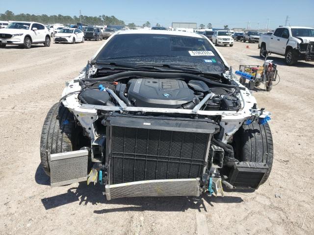 WBAAE4C0XNCJ54498 - 2022 BMW 840XI WHITE photo 5