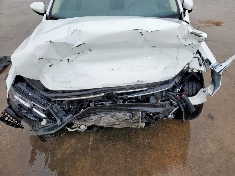 1VWDT7A39HC074471 - 2017 VOLKSWAGEN PASSAT R-LINE თეთრი ფოტო 11