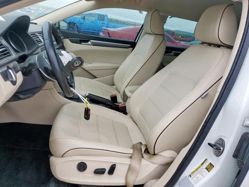 1VWDT7A39HC074471 - 2017 VOLKSWAGEN PASSAT R-LINE თეთრი ფოტო 7