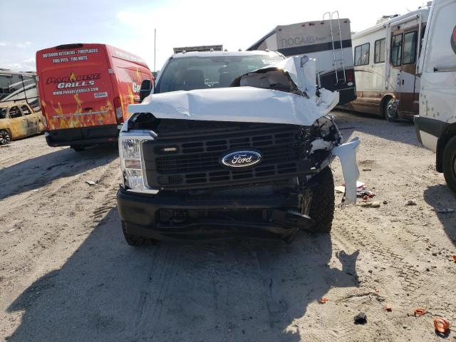 1FT8W3BT6PEC09752 - 2023 FORD F350 SUPER DUTY WHITE photo 5