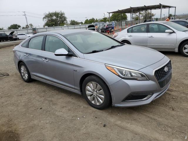 KMHE24L10HA048577 - 2017 HYUNDAI SONATA HYBRID SILVER photo 4