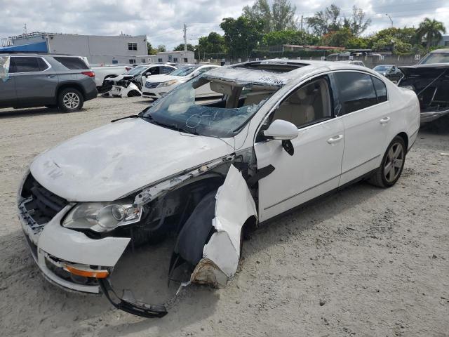 WVWJK73C19P050763 - 2009 VOLKSWAGEN PASSAT TURBO WHITE photo 1