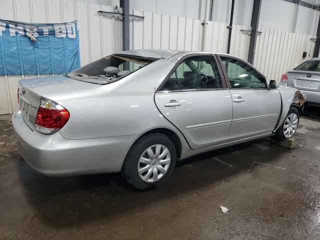 4T1BE32K65U074271 - 2005 TOYOTA CAMRY LE SILVER photo 3