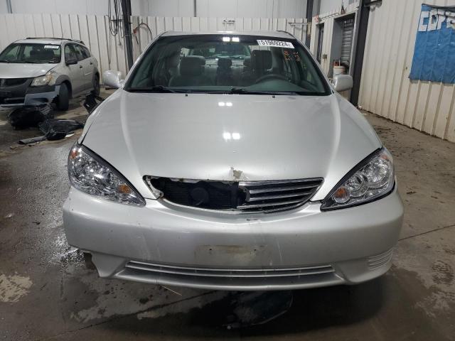 4T1BE32K65U074271 - 2005 TOYOTA CAMRY LE SILVER photo 5