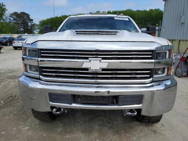 1GC4KYCY9HF231760 - 2017 CHEVROLET SILVERADO K3500 WHITE photo 5