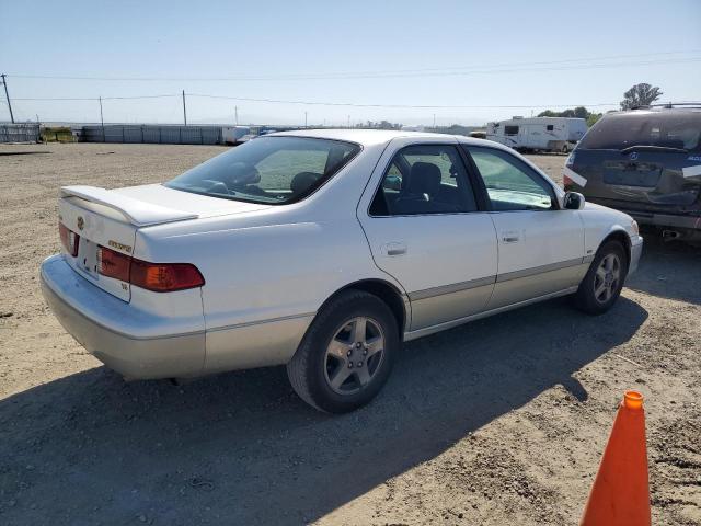 JT2BF22K710291592 - 2001 TOYOTA CAMRY CE WHITE photo 3