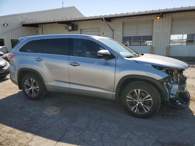 5TDJKRFH2GS280317 - 2016 TOYOTA HIGHLANDER XLE 银色 照片 4