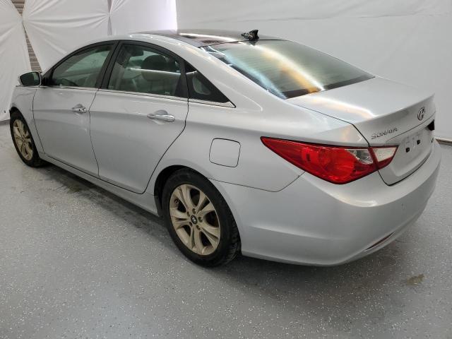 5NPEC4AC5CH328227 - 2012 HYUNDAI SONATA SE SILVER photo 2