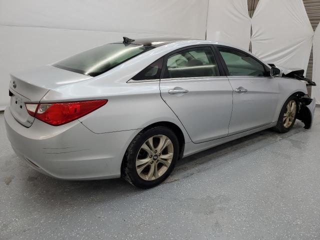 5NPEC4AC5CH328227 - 2012 HYUNDAI SONATA SE SILVER photo 3