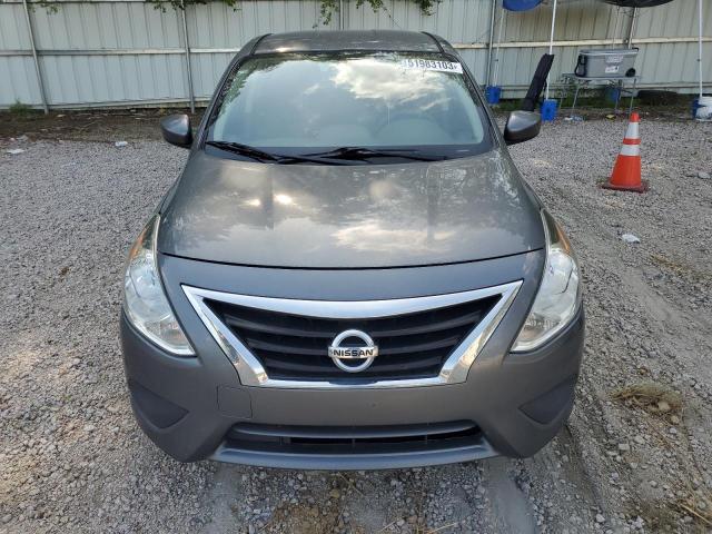 3N1CN7AP9JL818451 - 2018 NISSAN VERSA S GRAY photo 5