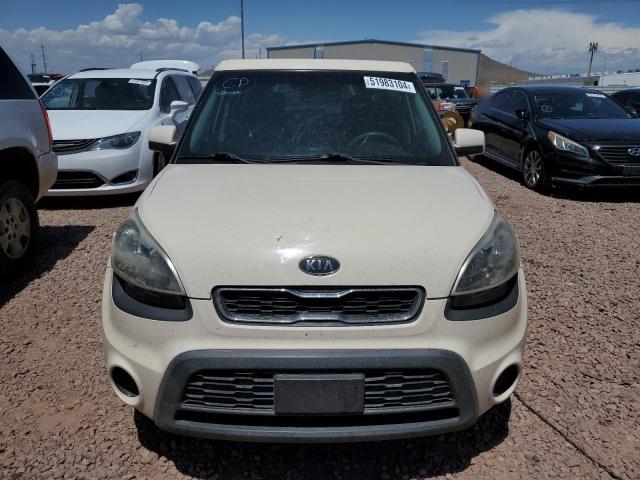 KNDJT2A54C7415061 - 2012 KIA SOUL WHITE photo 5