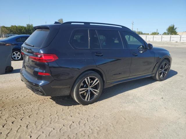 5UXCX6C06M9H34992 - 2021 BMW X7 M50I BLUE photo 3