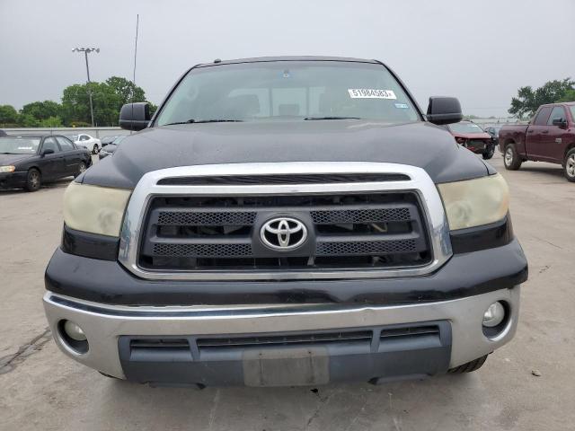 5TFRY5F10AX090644 - 2010 TOYOTA TUNDRA DOUBLE CAB SR5 BLACK photo 5