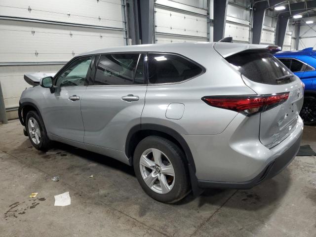 5TDBZRBHXNS573692 - 2022 TOYOTA HIGHLANDER L SILVER photo 2