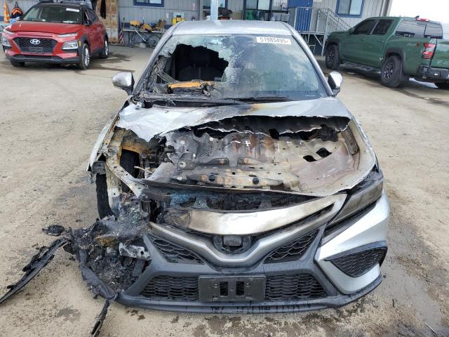 4T1G11AK6RU859192 - 2024 TOYOTA CAMRY SE NIGHT SHADE SILVER photo 5