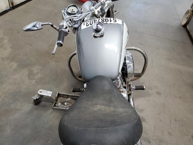 JH2RC44621M451680 - 2001 HONDA VT750 CD2 银色 照片 5