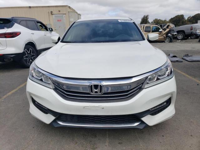 1HGCR2F18HA062218 - 2017 HONDA ACCORD SPORT SPECIAL EDITION WHITE photo 5