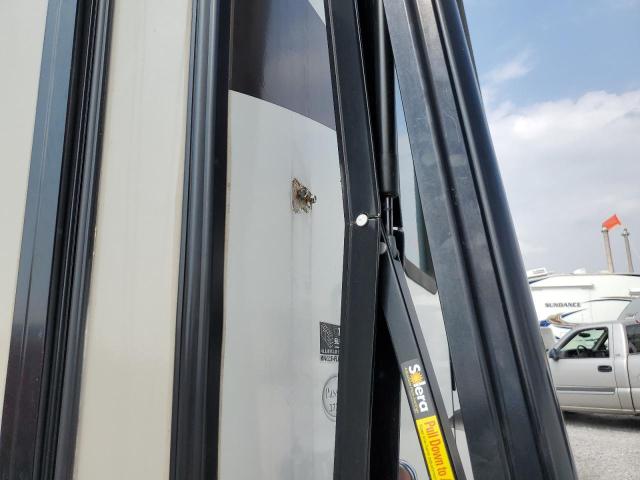 4YDT1712XJK416093 - 2018 KEYSTONE PASSPORT WHITE photo 9