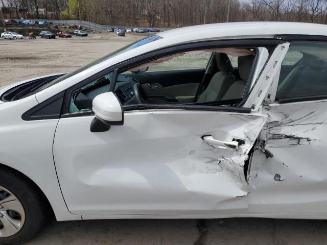 19XFB2F57FE054396 - 2015 HONDA CIVIC LX WHITE photo 7