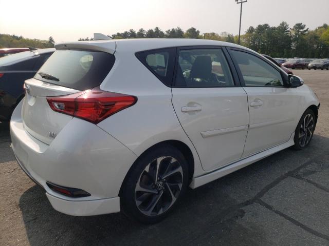 JTNKARJE7JJ558925 - 2018 TOYOTA COROLLA IM WHITE photo 3