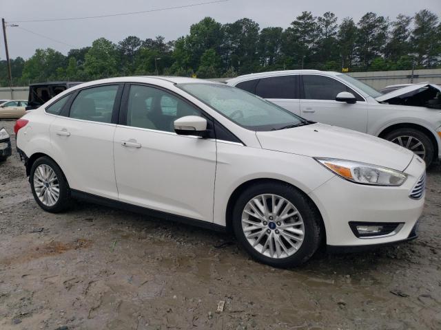 1FADP3J23JL323642 - 2018 FORD FOCUS TITANIUM WHITE photo 4