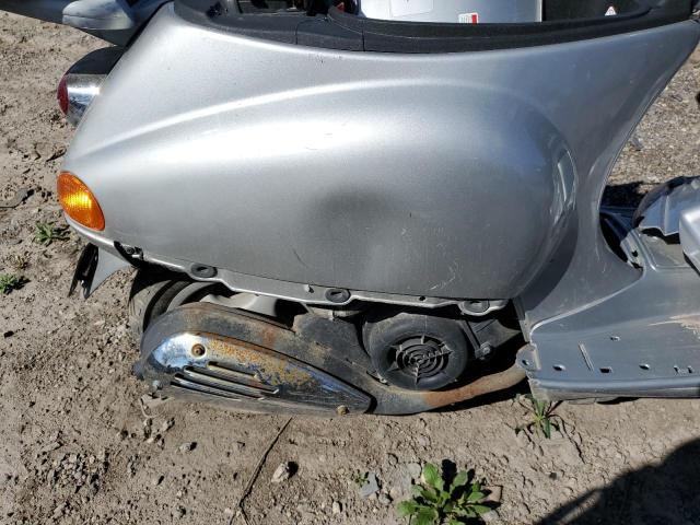 ZAPM198F535009536 - 2003 VESPA M198F SILVER photo 7