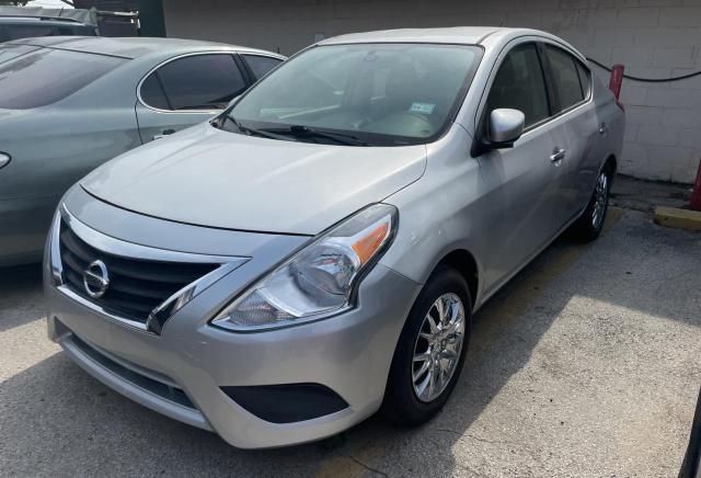 3N1CN7AP5HK443609 - 2017 NISSAN VERSA S SILVER photo 2