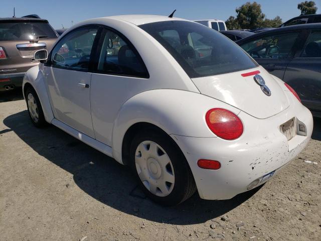 3VWBB61C2WM030960 - 1998 VOLKSWAGEN NEW BEETLE WHITE photo 2