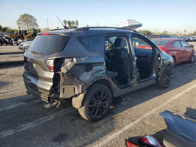 1FMCU0GD4JUD37545 - 2018 FORD ESCAPE SE ნაცრისფერი ფოტო 3