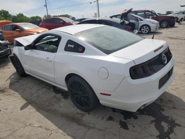 1ZVBP8AM3E5268794 - 2014 FORD MUSTANG WHITE photo 2