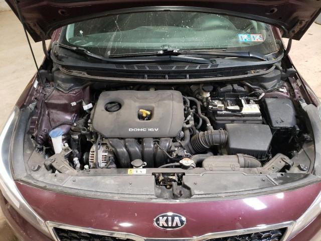 3KPFK4A76JE182691 - 2018 KIA FORTE LX BURGUNDY photo 11