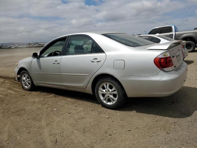 4T1BE32K15U992526 - 2005 TOYOTA CAMRY LE SILVER photo 2