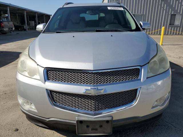 1GNEV33D69S104086 - 2009 CHEVROLET TRAVERSE LTZ SILVER photo 5