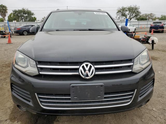 WVGFF9BP9BD001386 - 2011 VOLKSWAGEN TOUAREG V6 BLACK photo 5