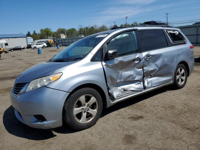 5TDKK3DC9BS098146 - 2011 TOYOTA SIENNA LE SILVER photo 1