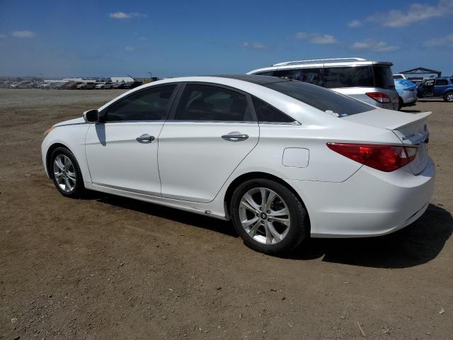 5NPEC4AC8CH458602 - 2012 HYUNDAI SONATA SE WHITE photo 2