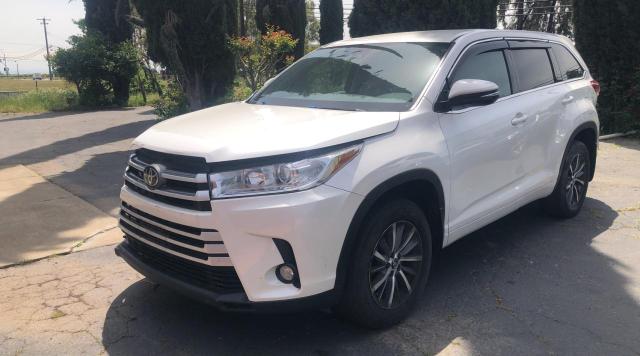 5TDBZRFH5HS438893 - 2017 TOYOTA HIGHLANDER LE WHITE photo 2