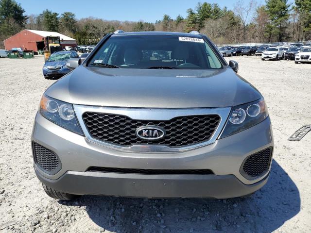 5XYKT4A21BG124640 - 2011 KIA SORENTO BASE GRAY photo 5