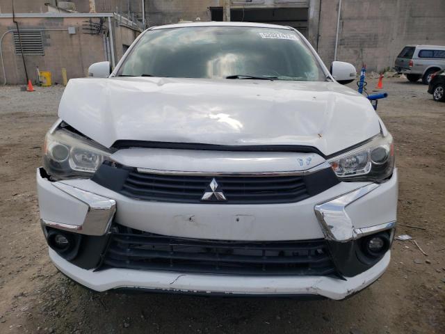 JA4AP3AU5GZ035037 - 2016 MITSUBISHI OUTLANDER ES WHITE photo 5