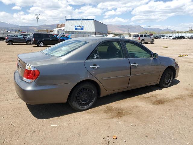 4T1BE30K95U594175 - 2005 TOYOTA CAMRY LE GRAY photo 3