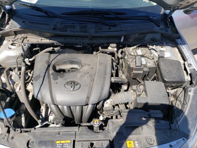 3MYDLBJVXLY704989 - 2020 TOYOTA YARIS LE SILVER photo 11