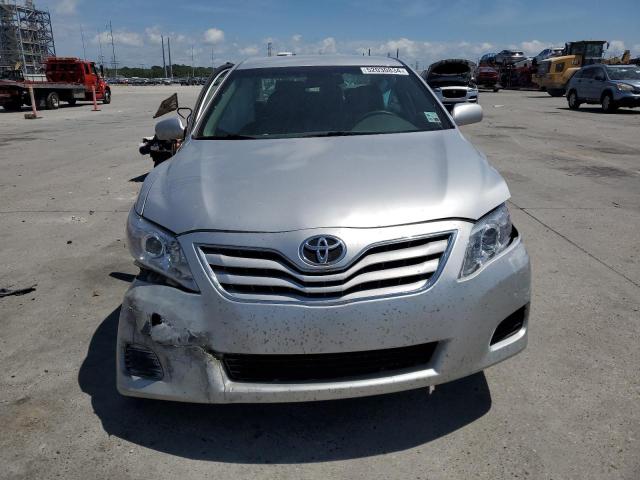 4T4BF3EKXBR209049 - 2011 TOYOTA CAMRY BASE SILVER photo 5